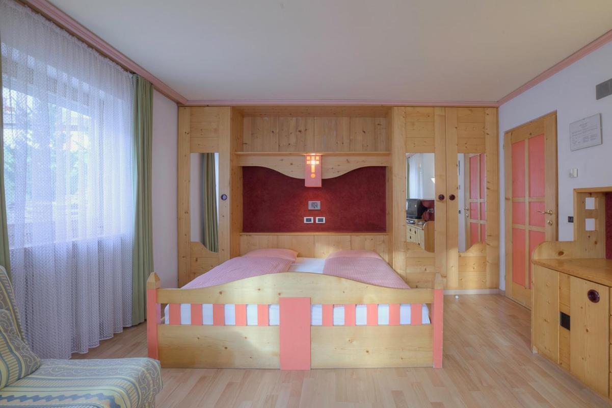 Aparthotel Ciasa La Ro St. Kassian Zimmer foto